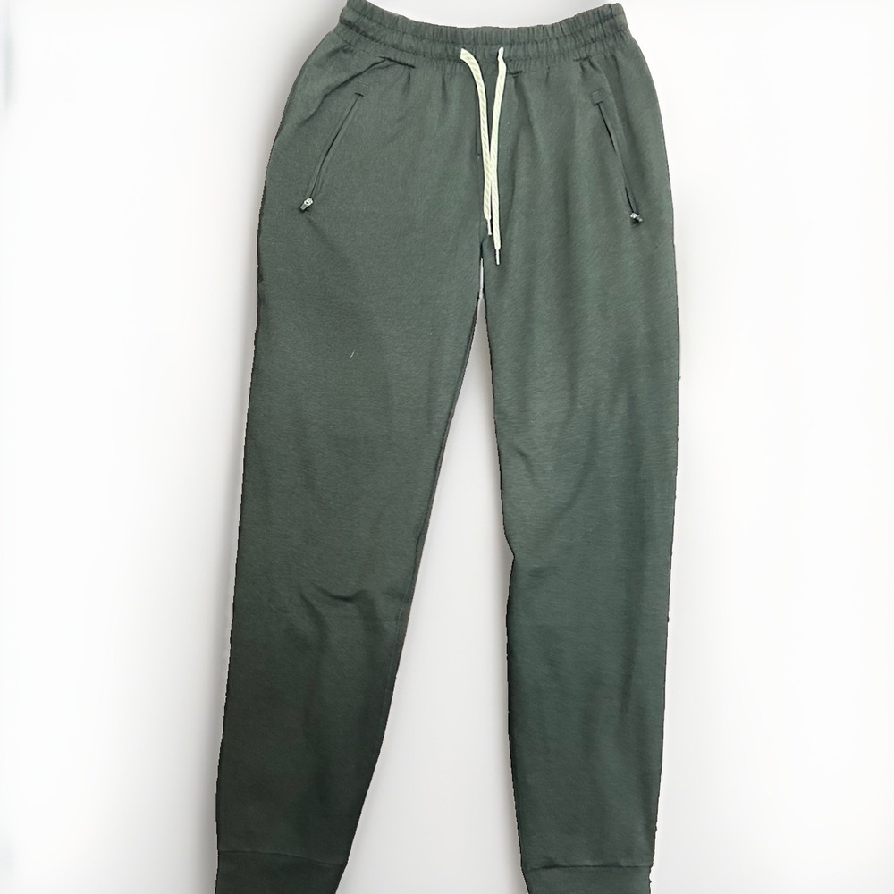 Men's Vuori Performance Jogger, size extra small estimated Size Tag Missing
